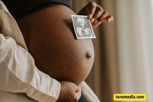Throwback Pregnancy Photo Captions